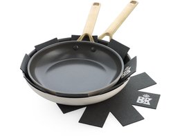 BK Sublime Koekenpannenset 4-delig - 24/28cm - PFAS-vrije antikleeflaag - Pannenset inductie - Keramische pan - Ovenbestendig tot 220°C - Gouden stainless steel handgreep - Met pannenbeschermers - Crème