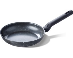 BK Universe Koekenpan 20cm - PFAS-vrije antikleeflaag - Koekenpan inductie - Keramische koekenpan - Ovenbestendig tot 160°C - Koudgreep - Zwart/graniet