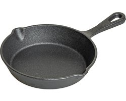 Blackwell Koekenpan Gietijzer / Skillet – Ø 16 cm – Zonder Antiaanbaklaag – Compacte Gietijzeren Pan voor Eieren, Mini Pannenkoeken of Eénpersoonsgerechten – Geschikt voor Inductie, Oven, BBQ en Open Vuur – Oerdegelijk, Hittebestendig en Duurzaam