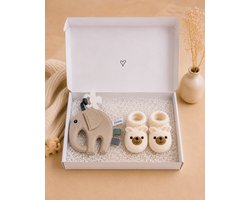 Blijeitje - Kraamcadeau jongen meisje - Gender reveal jongen & meisje – Unisex babycadeau giftbox met slofjes en knuffel