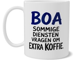 BOA Mok met Humor Tekst Sommige Diensten Vragen Om Extra Koffie Handhaver Koffiebeker Buitengewoon Opsporingsambtenaar Cadeau Dubbelzijdige Print