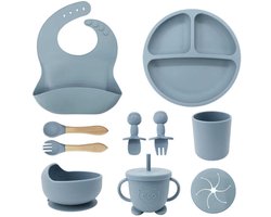 BOECK - Kinderservies - Babyservies - Serviesset met o.a. slabbetje, bord met zuignap en deksel, drinkbeker en kinderbestek | Siliconen | Magnetron-, Oven- & Vaatwasserbestendig | Kraamcadeau | 9-delig | Light Blue | lichtblauw