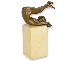 Bronzen beeld liggende vrouw – Elegante bronzen sculptuur naakte vrouwelijke figuur – Klassieke kunstdecoratie voor interieur