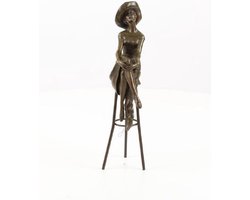 Bronzen beeld vrouw Bar - Bronzen beeldje - Sitting at the bar - 28 cm hoog