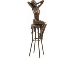 Bronzen beeldje - Naakte vrouw barkruk, Awakening - Sculptuur - 28,1 cm hoog
