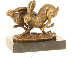 Bronzen sculptuur Twee Rennende Hazen - Dierenbeeld - bronzen haas konijn beeld decoratie kunst - met sokkel - detailrijk en compact - ideaal cadeau - ca. 14,6 x 8,1 x 11,3 cm - Brons