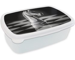 Broodtrommel Wit - Lunchbox Paard - Hout - Schaalbord - Zwart - Brooddoos 18x12x6 cm - Brood lunch box - Broodtrommels voor kinderen en volwassenen