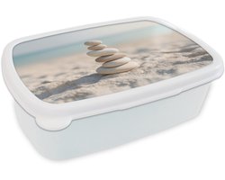 Broodtrommel Wit - Lunchbox Stenen - Stapel - Zand - Zee - Brooddoos 18x12x6 cm - Brood lunch box - Broodtrommels voor kinderen en volwassenen