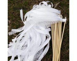 Bruiloft / Feest / Event Satijnen Lintjes op stokje met bel | Lintstokjes Wit | Glitter - Lint - Kant – Satijn | Kids – Kinderen – Bruiloft - Versiering – Verwelkomen Bruidspaar | Slinger – Vlag | Om mee te wapperen of versieren | Wedding | Decoratie