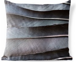 Buitenkussen - De veren van een raaf uit de natuur - 45x45 cm - Weerbestendig