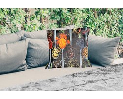 Buitenkussen Weerbestendig - Lepel - Specerijen - Kruiden - Eten - Tafel - 50x50 cm