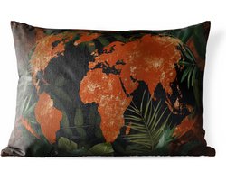 Buitenkussens - Tuin - Oranjebruine wereldkaart in ovalen 3D vorm met tropische bladeren - 50x30 cm
