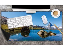 Bureau onderlegger - Grote Stenen in het Water onder aan Berg - 80x40 cm - 2 mm Dik - Bureau mat Vinyl