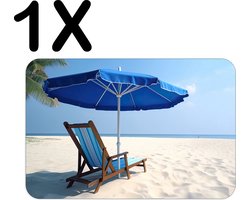 BWK Flexibele Placemat - Blauwe Stoel met Parasol op Prachting Wit Strand - Set van 1 Placemats - 45x30 cm - PVC Doek - Afneembaar