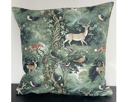By Eef-sierkussenhoes-40x40-handgemaakt-katoen-bosdieren-hert-vos-uil-diverse vogels