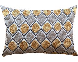 by Mooss - Sierkussen 50 x 30 cm - Katoen - Geborduurd - Ruitpatroon - Geel - Ivoor - Beige - Grijs - Inclusief binnenkussen