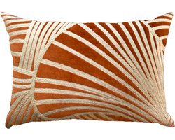 by Mooss - Sierkussen 55 x 35 cm - Velours - Katoen - Geborduurd - Oranje - Bruin - Ivoor - Inclusief binnenkussen