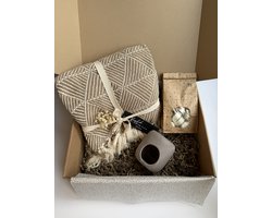 Cadeaubox wonen | Luxe cadeau voor nieuw huis - verjaardag - met plaid - geurbrander - waxinelichtjes