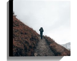 Canvas - Persoon - Bergen - Pad - Wandelen - Rugzak - 30x30 cm Foto op Canvas Schilderij (Wanddecoratie op Canvas)