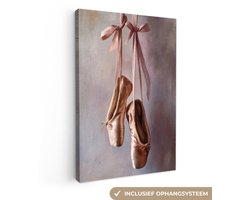 Canvas schilderij 120x180 cm - Exclusieve wanddecoratie Balletschoenen - Satijn - Aardetinten - Muurdecoratie woonkamer - Slaapkamer decoratie - Kamer accessoires - Schilderijen op canvas