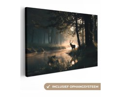 Canvas schilderij 120x80 cm - Exclusieve wanddecoratie Hert - Bosbeek - Mystiek - Muurdecoratie woonkamer - Slaapkamer decoratie - Kamer accessoires - Schilderijen op canvas