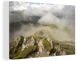 Canvas schilderij 140x90 cm - Wanddecoratie Donkere wolken boven het Nationaal park Loch Lomond en de Trossachs in Schotland - Muurdecoratie woonkamer - Slaapkamer decoratie - Kamer accessoires - Schilderijen