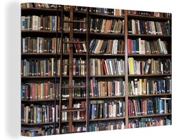 Canvas schilderij 140x90 cm - Wanddecoratie Ladder tegen een boekenkast in de bibliotheek - Muurdecoratie woonkamer - Slaapkamer decoratie - Kamer accessoires - Schilderijen