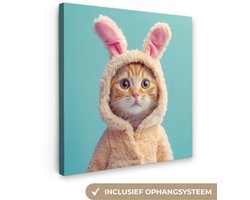 Canvas schilderij 50x50 cm - Exclusieve wanddecoratie Paashaas - Kat - Kostuum - Muurdecoratie woonkamer - Slaapkamer decoratie - Kamer accessoires - Schilderijen op canvas - Pasen - Paasdecoratie - Paas versiering