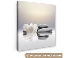 Canvas schilderij 50x50 cm - Wanddecoratie badkamer Stenen - Lotus - Wit - Water - Zen - Muurdecoratie WC - Decoratieve accessoires - Toilet muur decoratie - Schilderijen op canvas