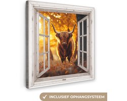 Canvas schilderij 50x50 cm - Wanddecoratie Schotse hooglander - Bos - Herfst - Dieren - Natuur - Bladeren - Doorkijk - Muurdecoratie woonkamer - Slaapkamer decoratie - Kamer accessoires - Schilderijen op canvas