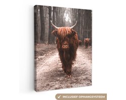 Canvas schilderij 60x80 cm - Wanddecoratie Schotse hooglander - Bos - Koe - Dieren - Natuur - Muurdecoratie woonkamer - Slaapkamer decoratie - Kamer accessoires - Schilderijen op canvas