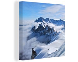 Canvas Schilderij De prachtige berg de Mont Blanc tussen de wolken - 20x20 cm - Wanddecoratie