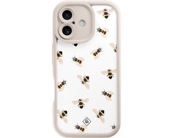 Casimoda® hoesje - Geschikt voor iPhone 16 - Bee Happy - Effen telefoonhoesje met lensbescherming - TPU - Backcover - Bruin/beige