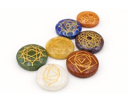 Chakra Stenen Set 7-delig - Rond - Natuurlijke Edelstenen met Chakra Symbolen - Reiki, Meditatie en Energiebalans - Inclusief Bewaarzakje