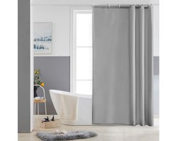 CHICFURN Lichtgrijs Douchegordijn 100 x 200 cm voor Badkamer en Studentenwoning, Polyester Gordijn met Waterafstotende Eigenschappen, Sneldrogend en Wasbaar in de Wasmachine, Inclusief Witte Douchegordijnhaken