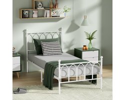 CHICFURN Tienerbed 90x200 cm - Voor tienerkamer of logeerkamer - Geluidsdempende strip - Metalen bedframe met lattenbodem - Staal - Wit