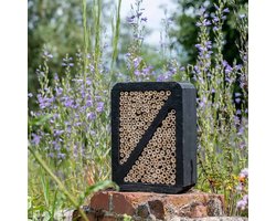 CJ Wildlife Insectenhotel - Salina - Bijenhotel - Insectenhuis voor o.a. Bijen, Hommels & Lieveheersbeestjes - Bijenkast met Vervangbaar Bamboe Huisje - Zwart