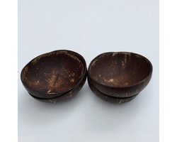 Coconut bowl  set van 2 ,- Kokosnoot kom. 12-14cm kokosnoot schalen. 100% Natuurlijk. Duurzaam. Geschikt voor bijvoorbeeld salade, smoothie, yoghurt of ijs. Geschikt voor thuis gebruik, hotel, restaurant, kamperen, en meer.