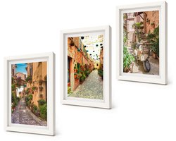 Coloray 3-Delige Schilderij Set - Sfeervolle straatjes met bloemen in een Italiaanse ambiance. - 20x30 - Wanddecoratie - Muurdecoratie - Woonkamer - Woonkamer Decoratie