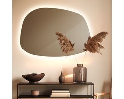 Coloray Wandspiegel LED - Organische Spiegel Met LED Verlichting - 67,9 cm x 47 cm - Grote Organische Woonkamer Spiegel LED - Spiegel Organisch Met Licht - Warm Licht - Minimalistisch LED Spiegel - Grote Organische Spiegel Woonkamer LED