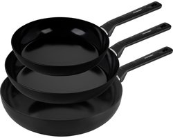 Combekk Tundra Easy Pannenset 3-delig - Koekenpan Ø 24 cm + Koekenpan Ø 28 cm + Wok Ø 28 cm - PFAS-vrij - Non-stick Keramische antiaanbaklaag - 100% Gerecycled aluminium - Geschikt voor inductie - Vaatwasserbestendig - Zwart