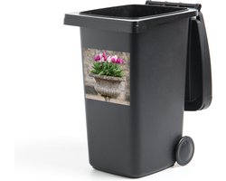 Container sticker Een stenen plantenbak met roze tulpen - 40x40 cm - Kliko sticker