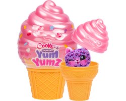 Cookeez Makery Yum Yumz 1-pack - pluchen knuffeltje in een ijshoorntje