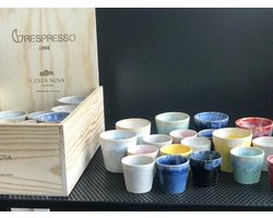 Costa Nova display houten geschenkdoos met 40 espresso kopjes in 8 verschillende kleuren