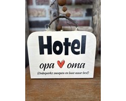 Creaties van hier - Houten koffertje met leren handvat – Hotel opa en oma - 23x17x9 cm - slijtvast - Koffertje