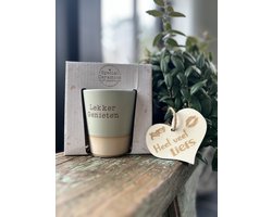 Creaties van Hier - Mok met houten hartje - Beker - Lekker Genieten - Keramiek - Ceramics - 9 x 8 cm