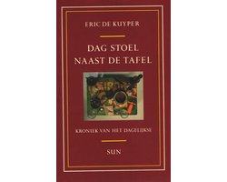 Dag stoel naast de tafel