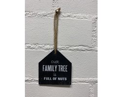 Deco leisteen met ophangkoordje - huis - Our family tree is full of nuts - 10x9cm - Woonaccessoires