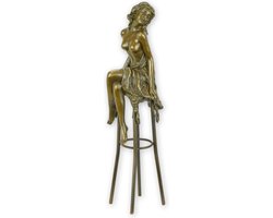Decoratief Beeld - Bronzen Op Een Barkruk - Brons - Wexdeco - Brons - 9.3 X 7.3 Cm