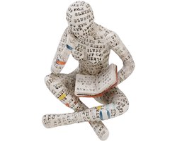 Decoratieve boekenkastversiering, levendige texturen, ideaal om leesfiguren cadeau te doen aan de eettafel